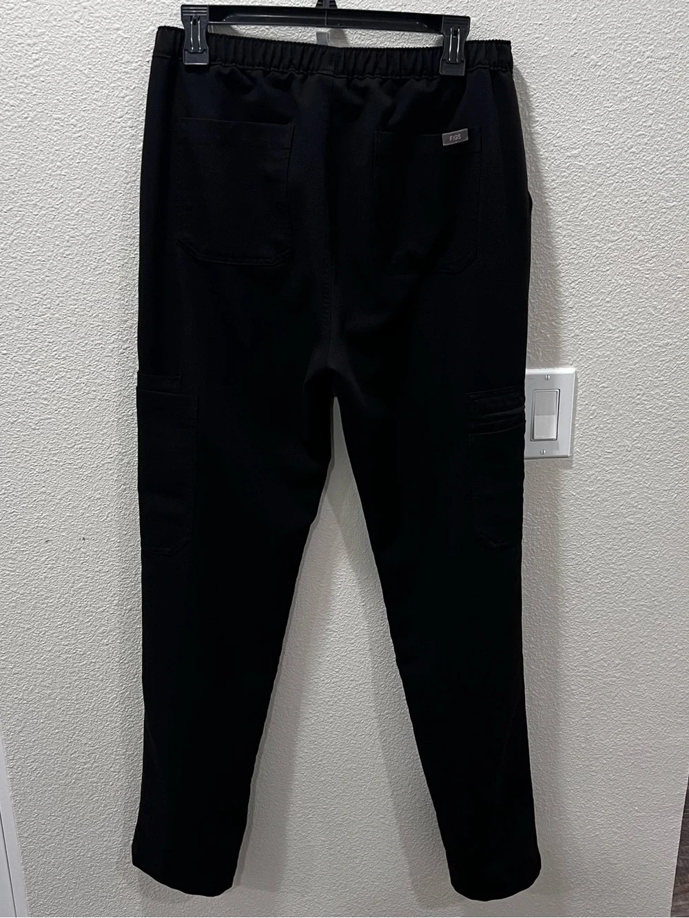 FIGS Cairo Cargo Black Scrub Pants Men’s Size M Zipper Fly Button Nine Pockets